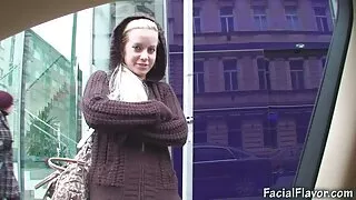 Възрастна мама с гол ...