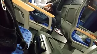 Млад студент прави с ...