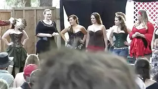 Мъжът чука безплатно ...