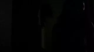 Брюнетка с големи ци ...