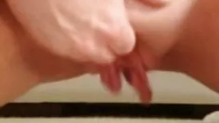 Развълнуван от видео ...