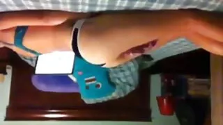 Две брюнетки в спалн ...