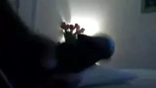 Момиче със скъсан чо ...