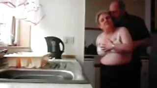 Закачлив кучешки сти ...