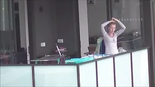 Хубава мама с татуир ...