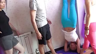 Черният мъж чука без ...