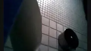 Руса мацка показва д ...