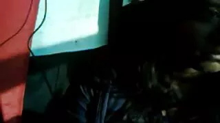 Двама азиатци спретн ...