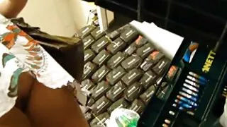 Група мъже чука едро ...