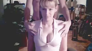 Мъж чука разкрепосте ...