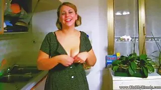 Мъжът чука млада кра ...