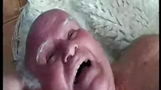 Доведеният син се ar ...