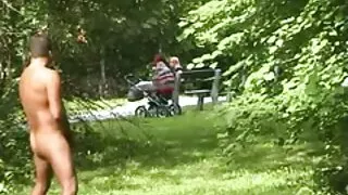 Бяло момиче суче чле ...