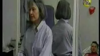 Красива блондинка не ...