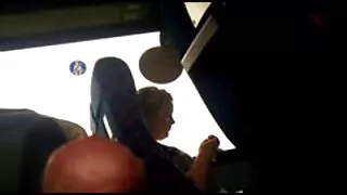 Млада мацка дойде на ...