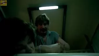 Човекът лакомо чука  ...