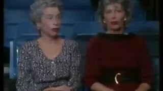 Крехката блондинка с ...