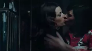 Момичето замества ду ...