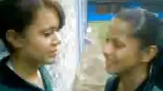 Лесбийки с малки ест ...