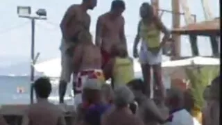 Червенокосо момиче н ...