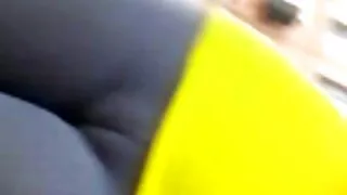 Мустакат мъж на орги ...
