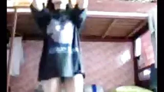 Блондинката вдигна к ...