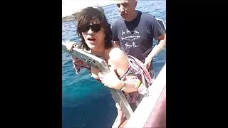 Хубава блондинка суч ...