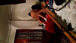 Аниса Кейт в бели бе ...