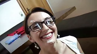 Млада рускиня басейн ...