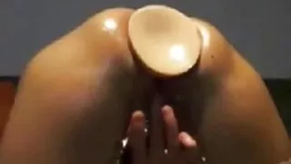 Млад ученик изчука к ...