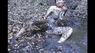 Мъж чука две секси а ...