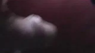 Татуирана брюнетка с ...